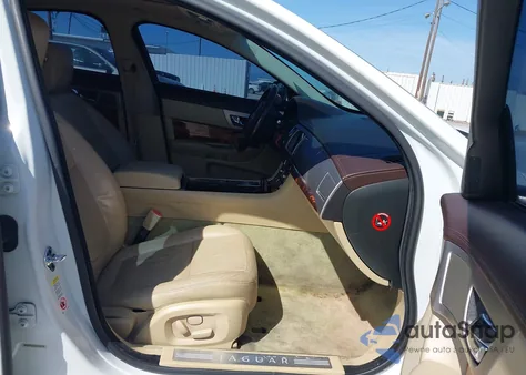 2011 Jaguar Xf z USA, uszkodzony, nr VIN SAJWA0FB8BLR87899